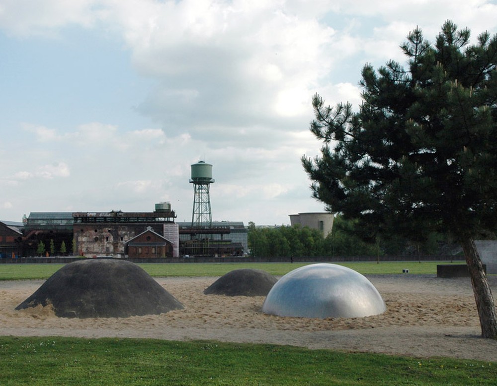 Der Westpark in Bochum. Im Hintergrund ist die ehemalige Industrieanlage zu sehen.