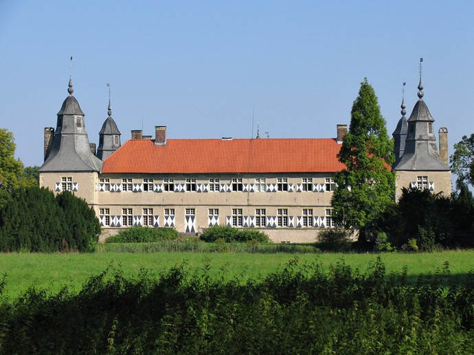 Außenansicht des Schlosses Westerwinkel in Ascheberg. Zu sehen ist der Südflügel des Hauptschlosses.